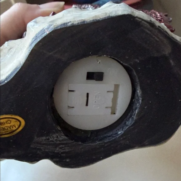 Majestic Dragon Sculpture in Red and Green - Picture 8 of 9